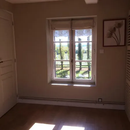 La Ferme Des Vignes לינה וארוחת בוקר 3*